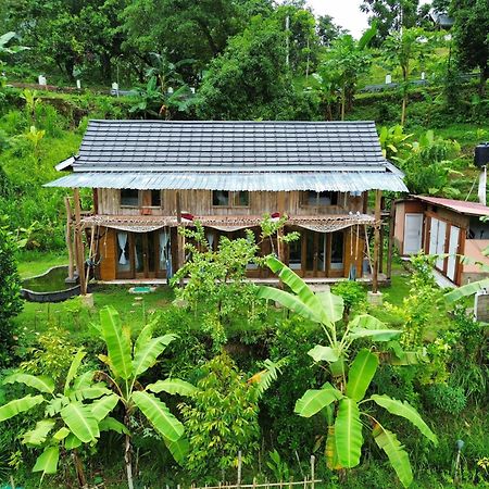 De Chicktoria Hostel Pemenang 외부 사진
