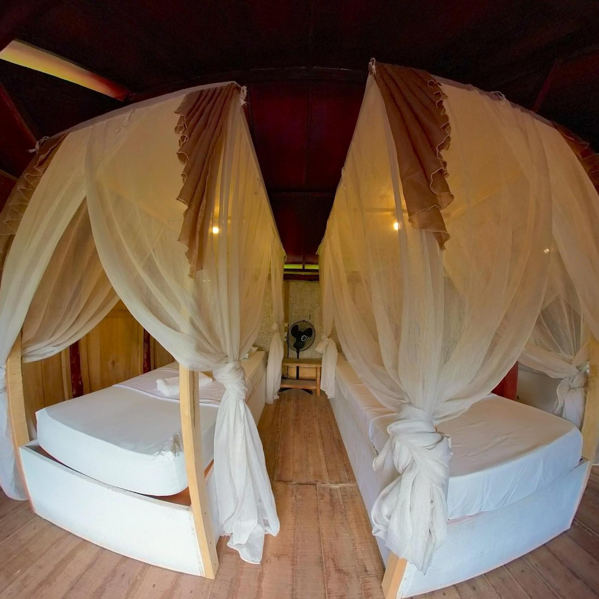De Chicktoria Hostel Pemenang 외부 사진